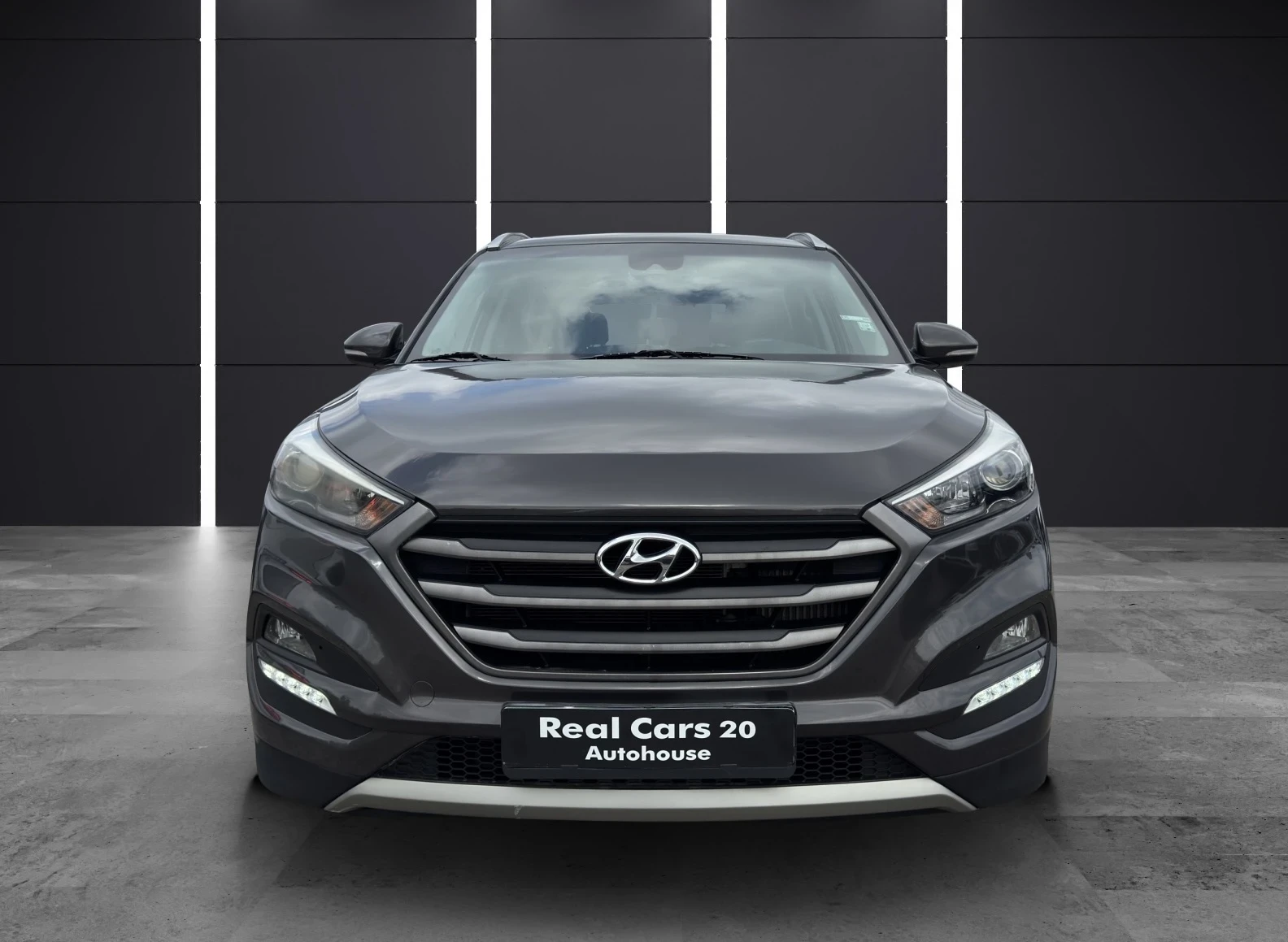 Hyundai Tucson 2.0 CRDI* 4х4* CAMERA* РЕГИСТРИРАНА* РЕАЛНИ КИЛОМЕ - изображение 2