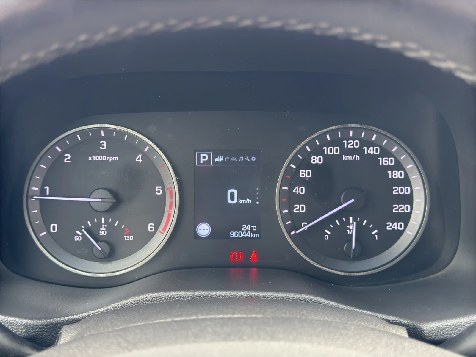 Hyundai Tucson 2.0 CRDI* 4х4* CAMERA* РЕГИСТРИРАНА* РЕАЛНИ КИЛОМЕ - изображение 10
