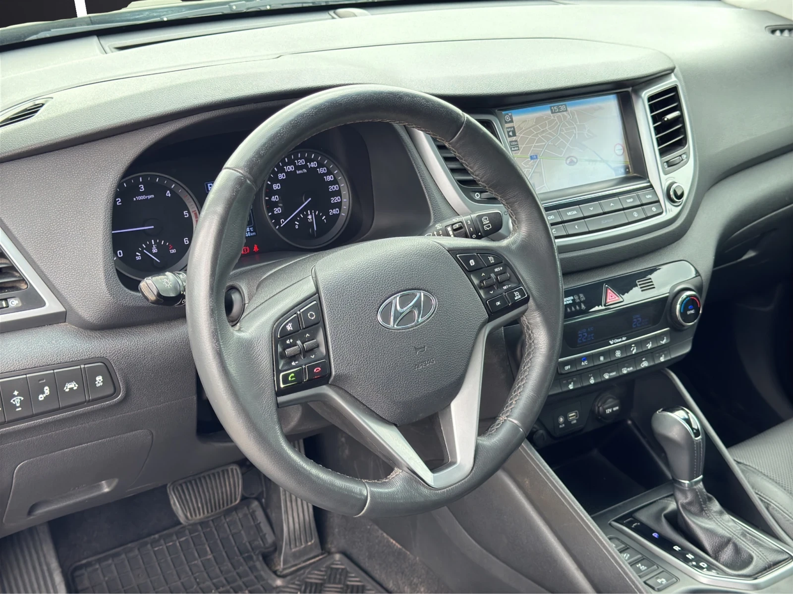 Hyundai Tucson 2.0 CRDI* 4х4* CAMERA* РЕГИСТРИРАНА* РЕАЛНИ КИЛОМЕ - изображение 9