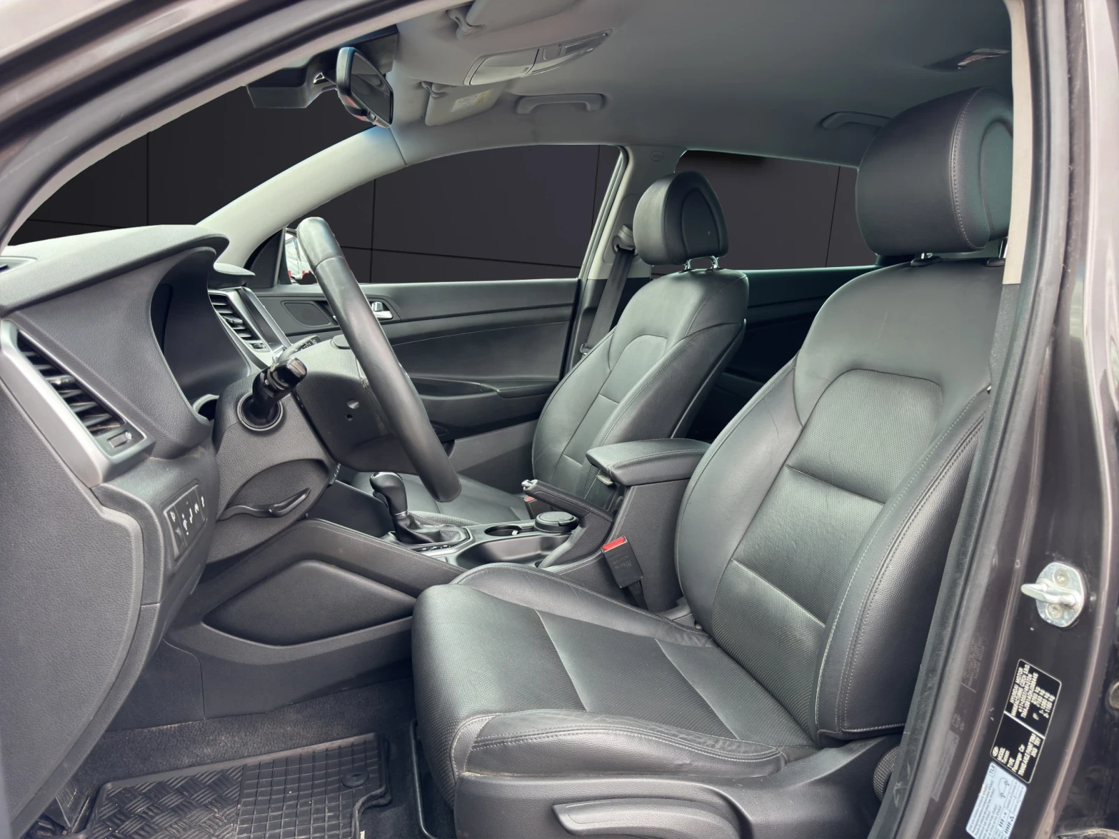 Hyundai Tucson 2.0 CRDI* 4х4* CAMERA* РЕГИСТРИРАНА* РЕАЛНИ КИЛОМЕ - изображение 8