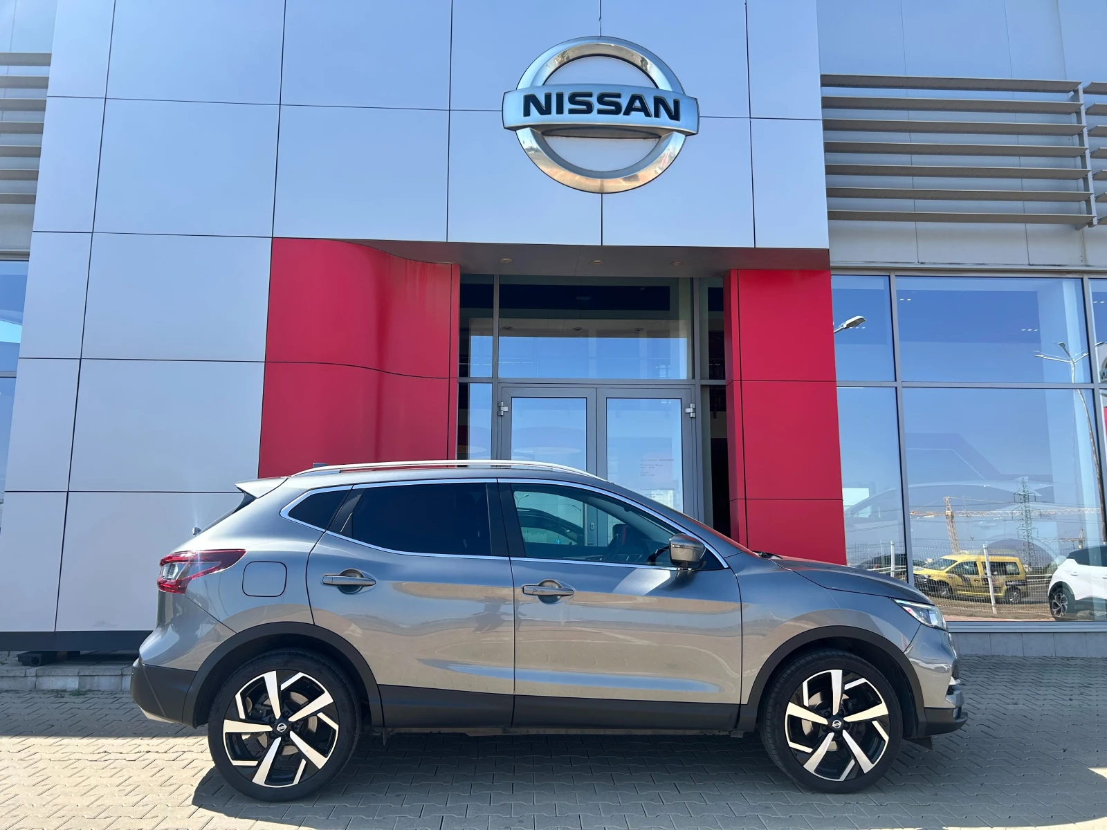 Nissan Qashqai 1.3 DIG-T Tekna Plus - изображение 2