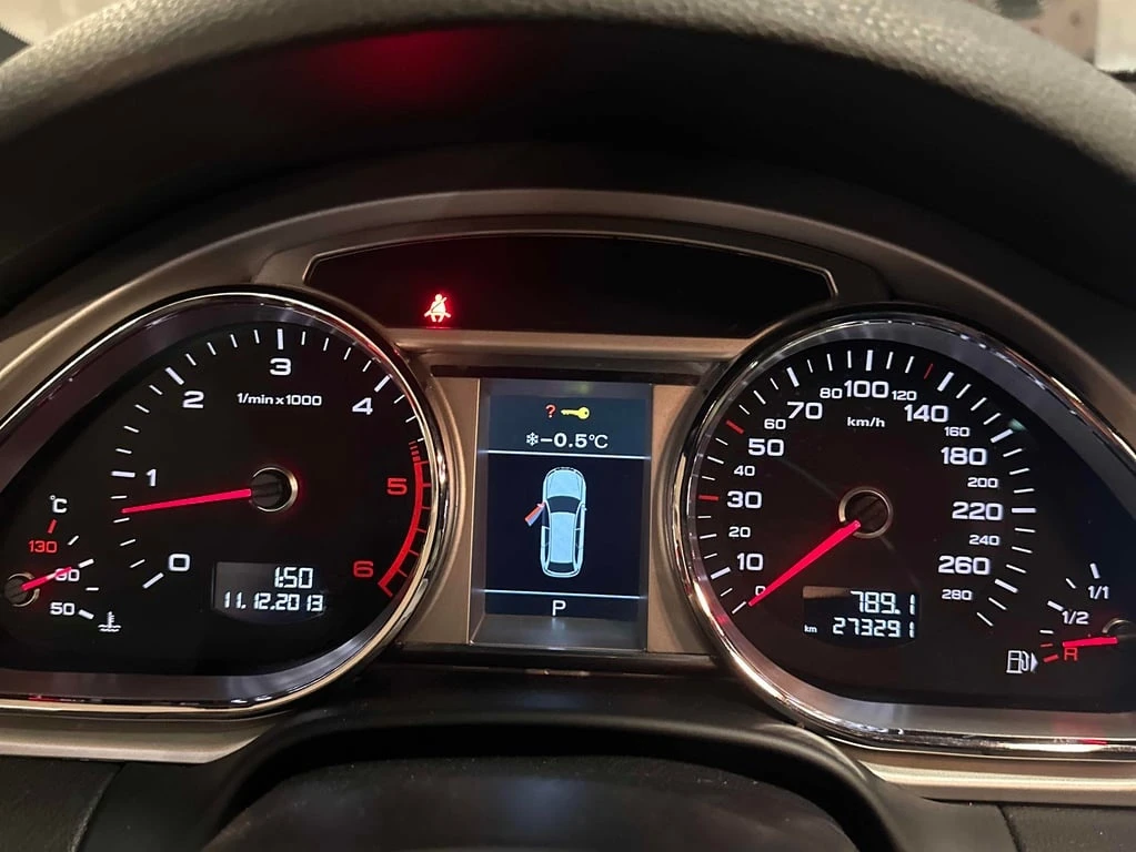 Audi Q7 * 3.0L TDI Vorsprung Edition * CARFAX * ФИНАНСИРАН - изображение 8