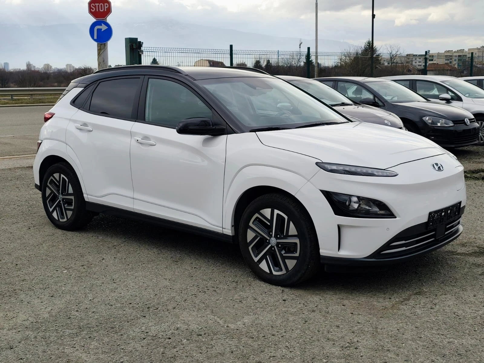 Hyundai Kona 64kw 45800kм - изображение 9