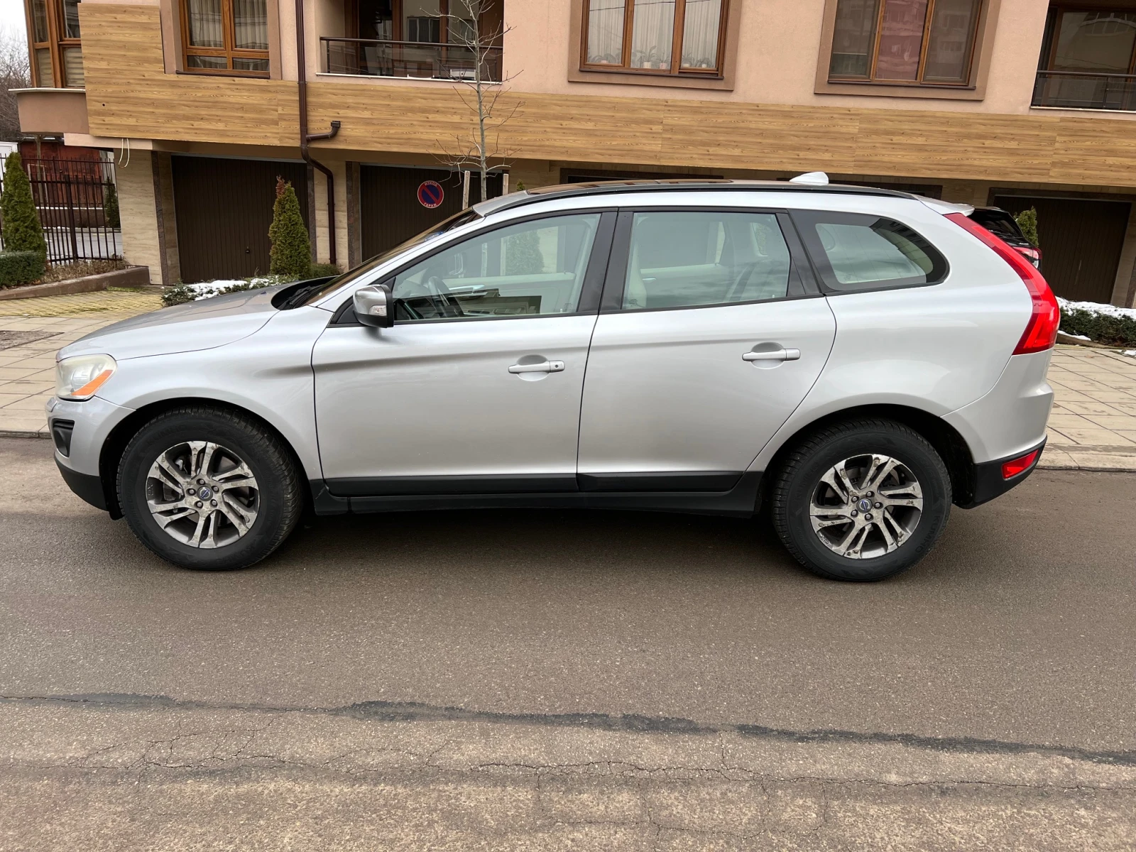 Volvo XC60 D5, 2400 ссм. СЕМЕЕН АВТОМОБИЛ - изображение 8
