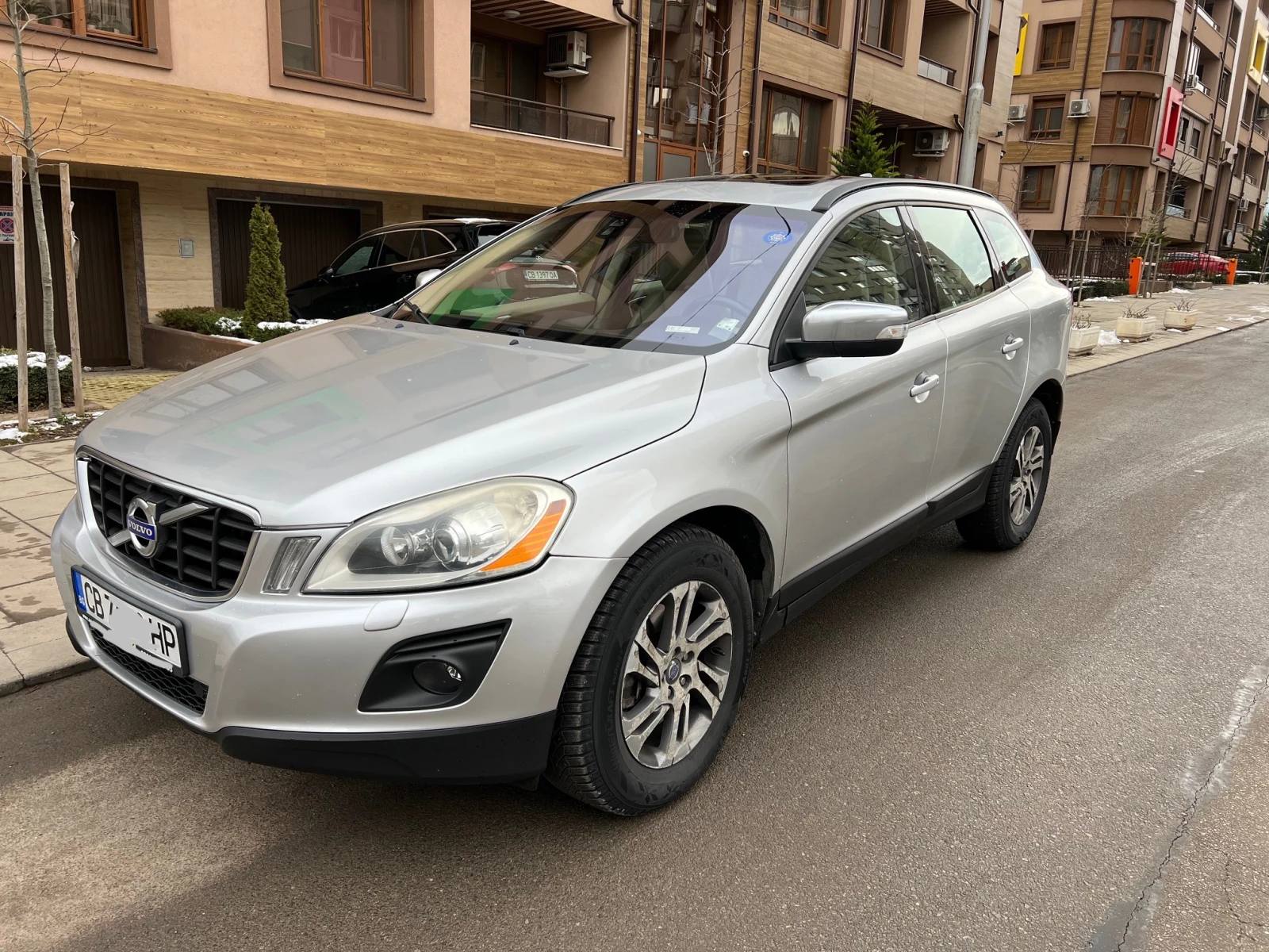 Volvo XC60 D5, 2400 ссм. СЕМЕЕН АВТОМОБИЛ