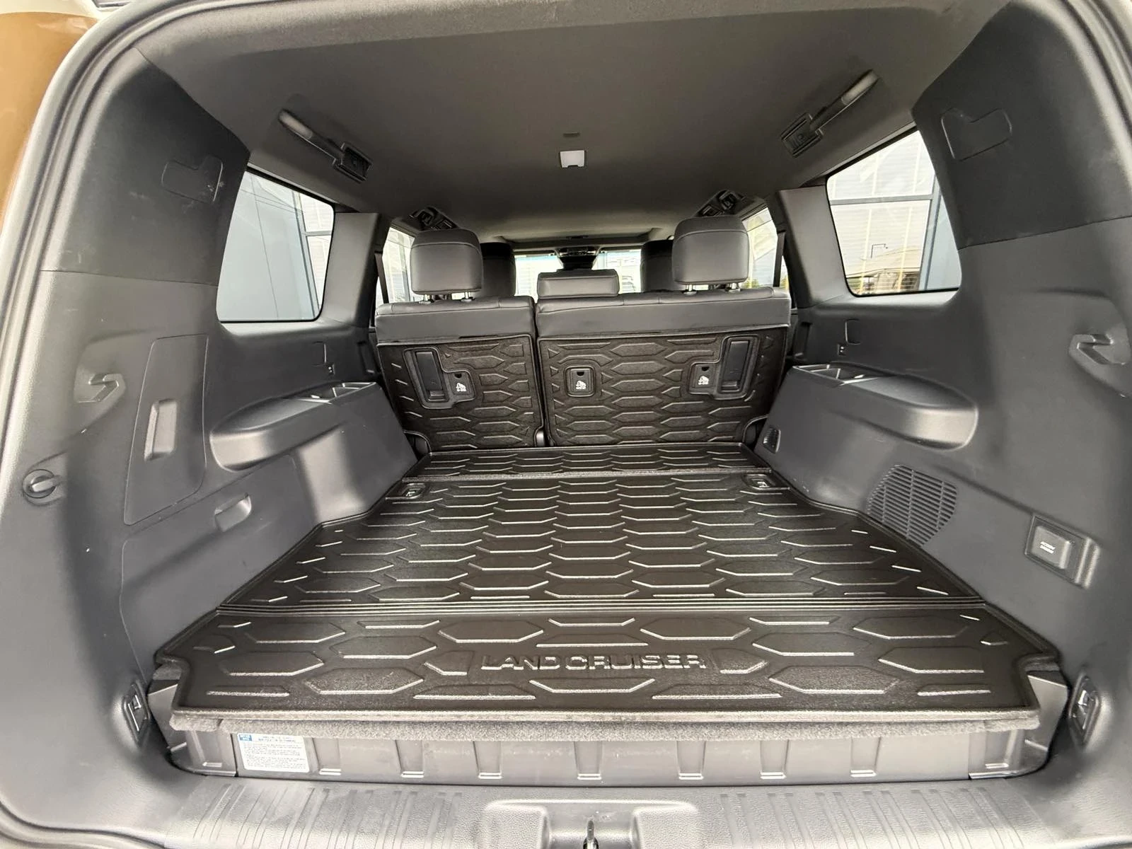 Toyota Land cruiser 1958/FIRST EDITION LC 250 HIBRID, снимка 13 - Автомобили и джипове - 54221403