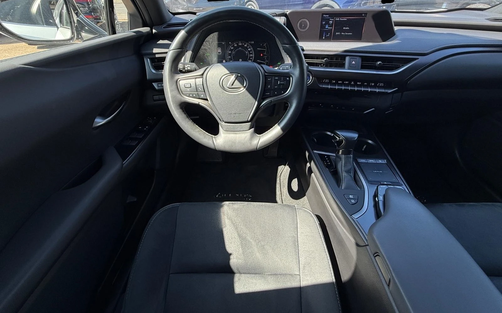 Lexus UX 250h F Sport Design Hybrid 44 000�� ���������  | Mobile.bg � ����������� 7
