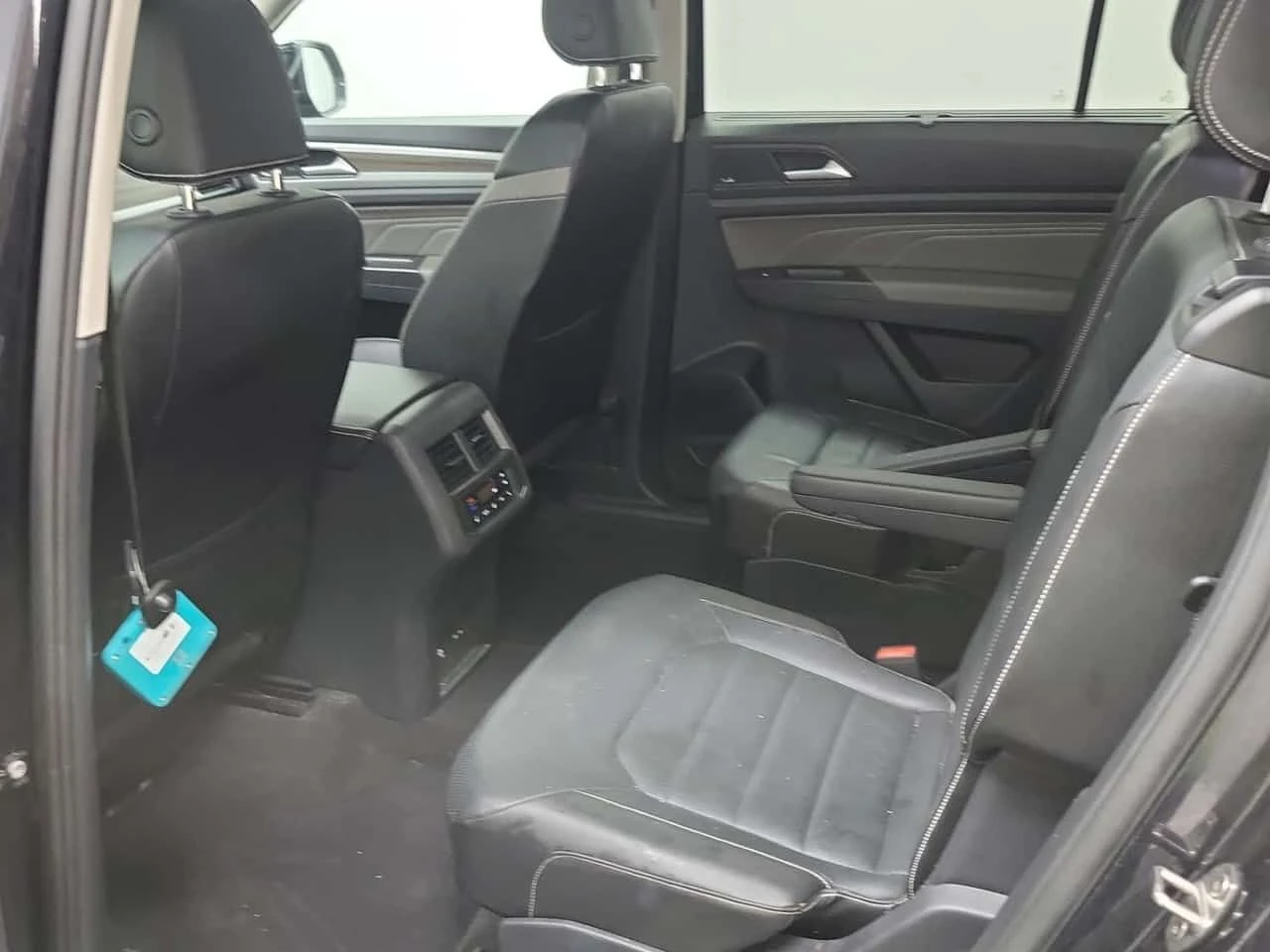 VW Atlas * Highline * CARFAX * ЦЕНА ДО БГ, снимка 13 - Автомобили и джипове - 55097781