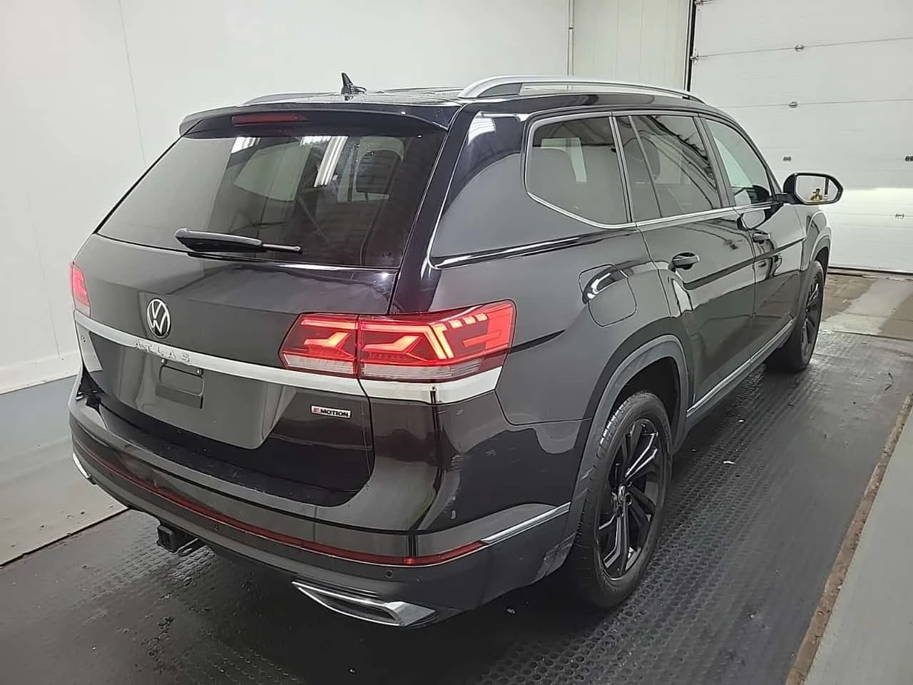 VW Atlas * Highline * CARFAX * ЦЕНА ДО БГ, снимка 4 - Автомобили и джипове - 55097781