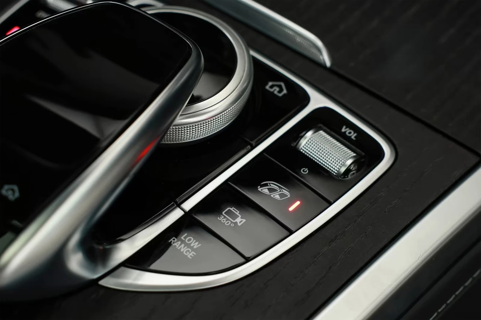 Mercedes-Benz G 63 AMG FACELIFT / BURM / 360 / NIGHT / SUPERIOR / 4 MATIC, снимка 14 - Автомобили и джипове - 55187891