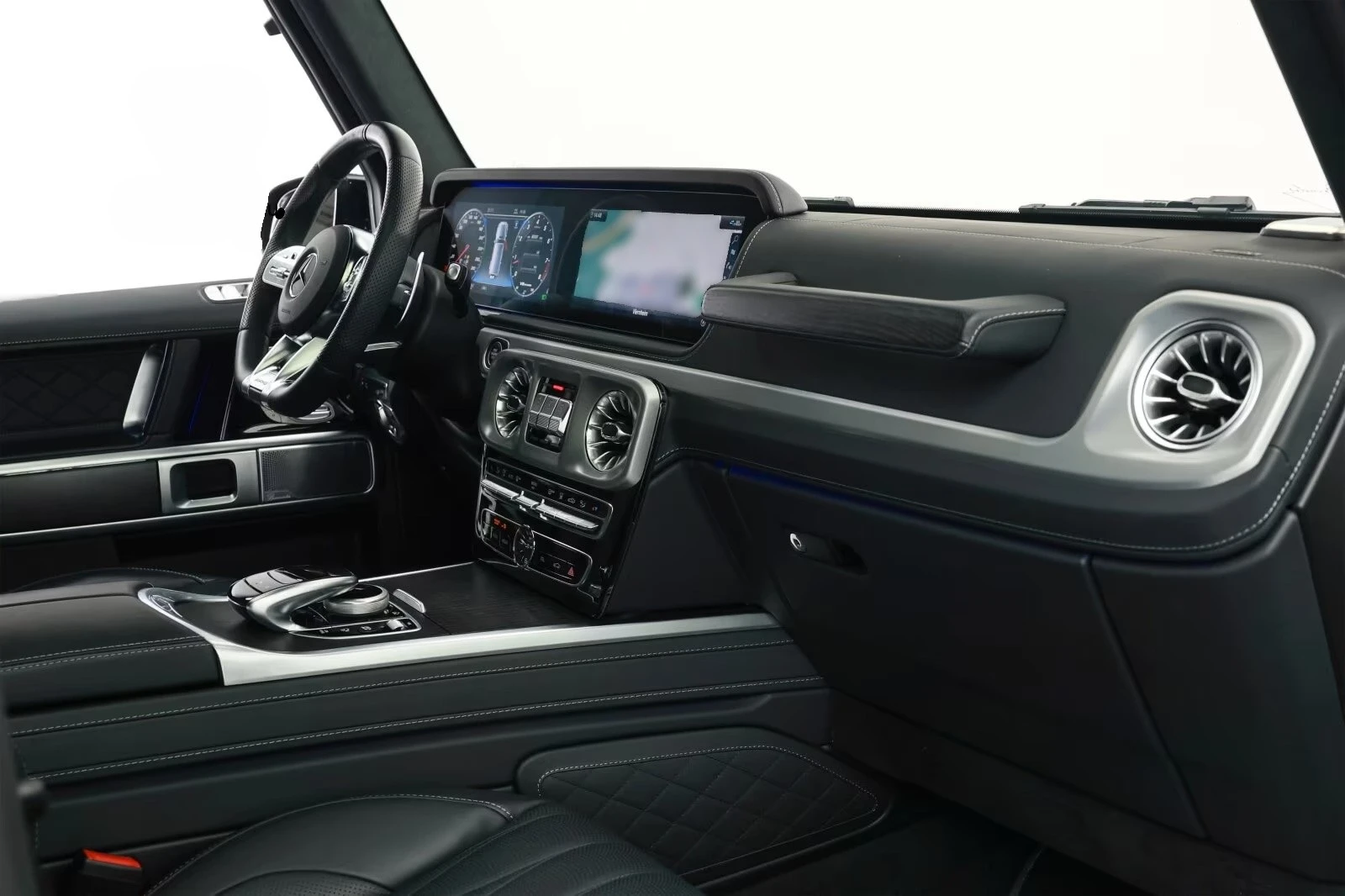 Mercedes-Benz G 63 AMG FACELIFT / BURM / 360 / NIGHT / SUPERIOR / 4 MATIC, снимка 17 - Автомобили и джипове - 55187891