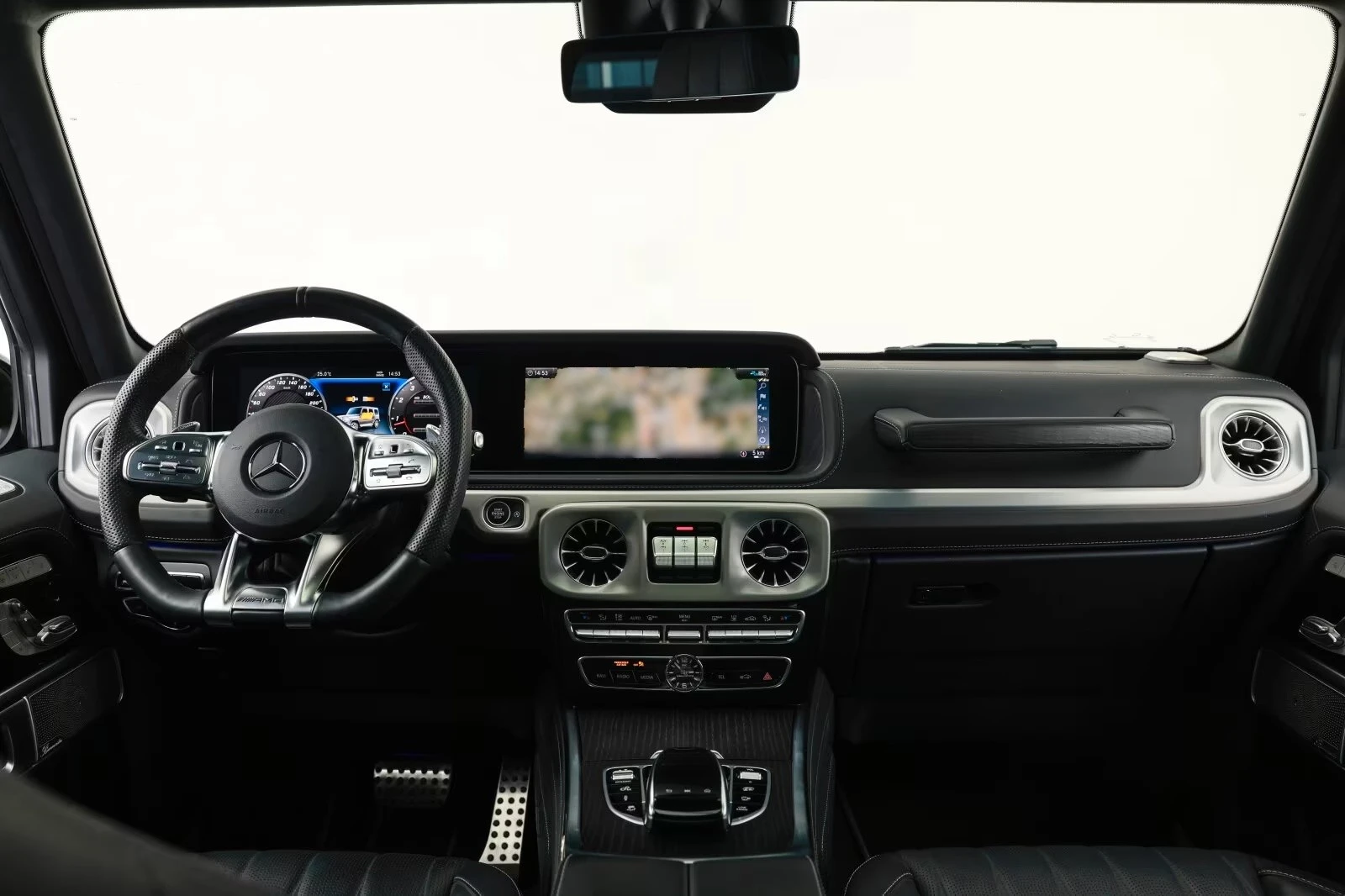 Mercedes-Benz G 63 AMG FACELIFT / BURM / 360 / NIGHT / SUPERIOR / 4 MATIC, снимка 10 - Автомобили и джипове - 55187891
