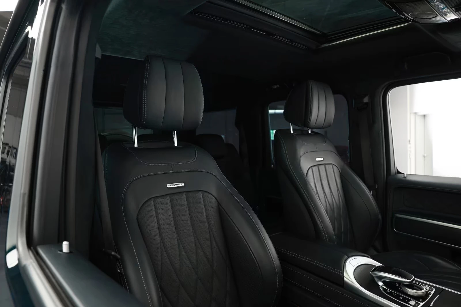 Mercedes-Benz G 63 AMG FACELIFT / BURM / 360 / NIGHT / SUPERIOR / 4 MATIC, снимка 15 - Автомобили и джипове - 55187891