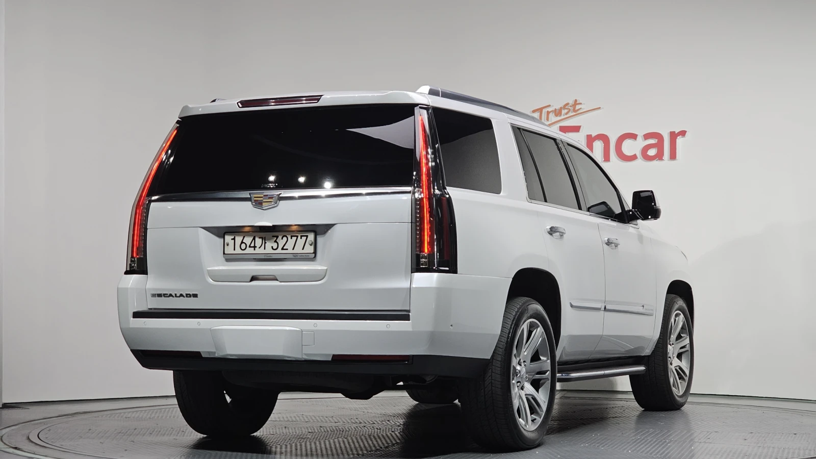 Cadillac Escalade 6.2* 360* BLIND SPOT* HUD* ЕЛ. БАГАЖНИК* КРАЙНА ЦЕ, снимка 2 - Автомобили и джипове - 55367088