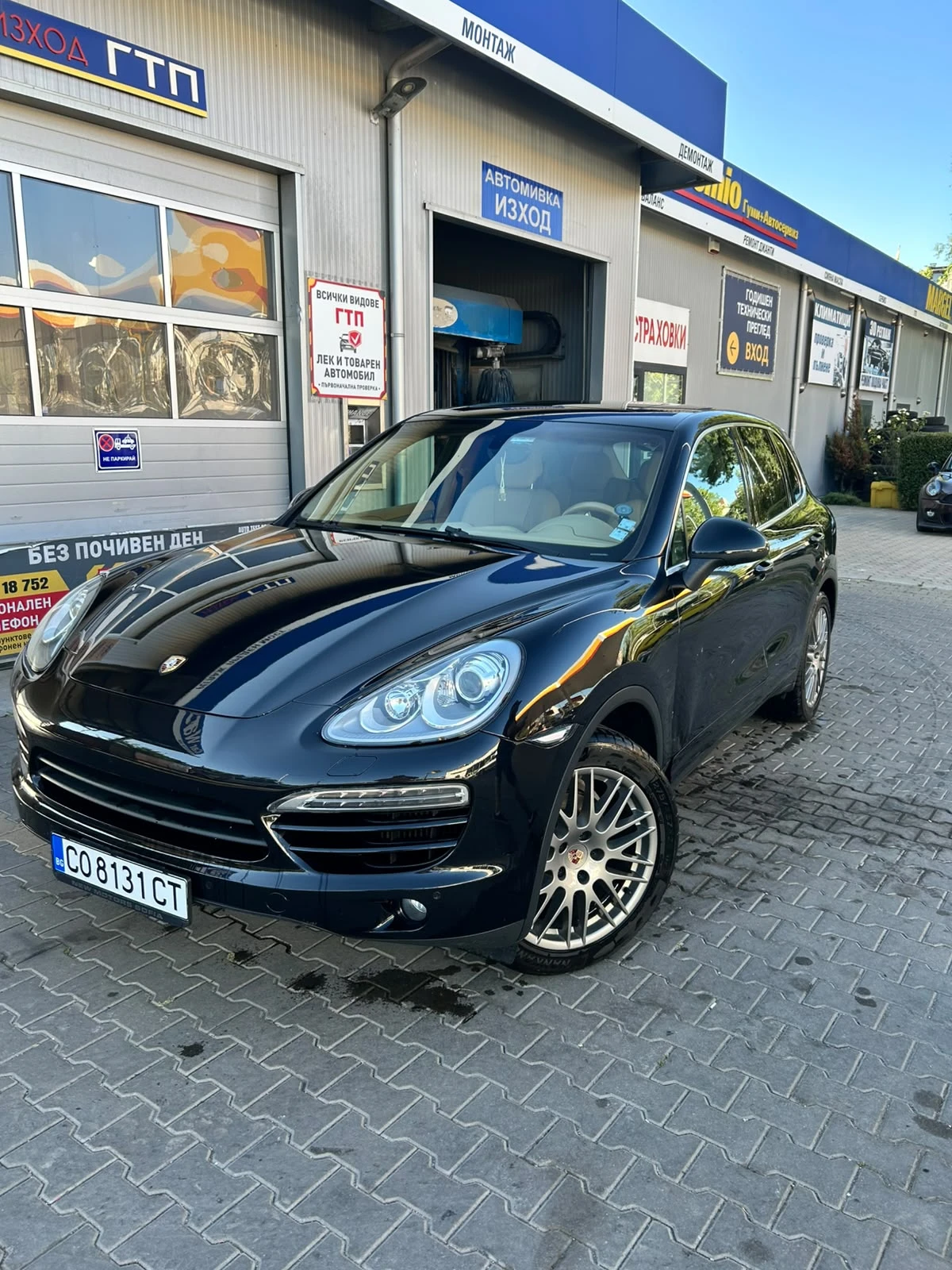 Porsche Cayenne 3.0D, снимка 2 - Автомобили и джипове - 55684157