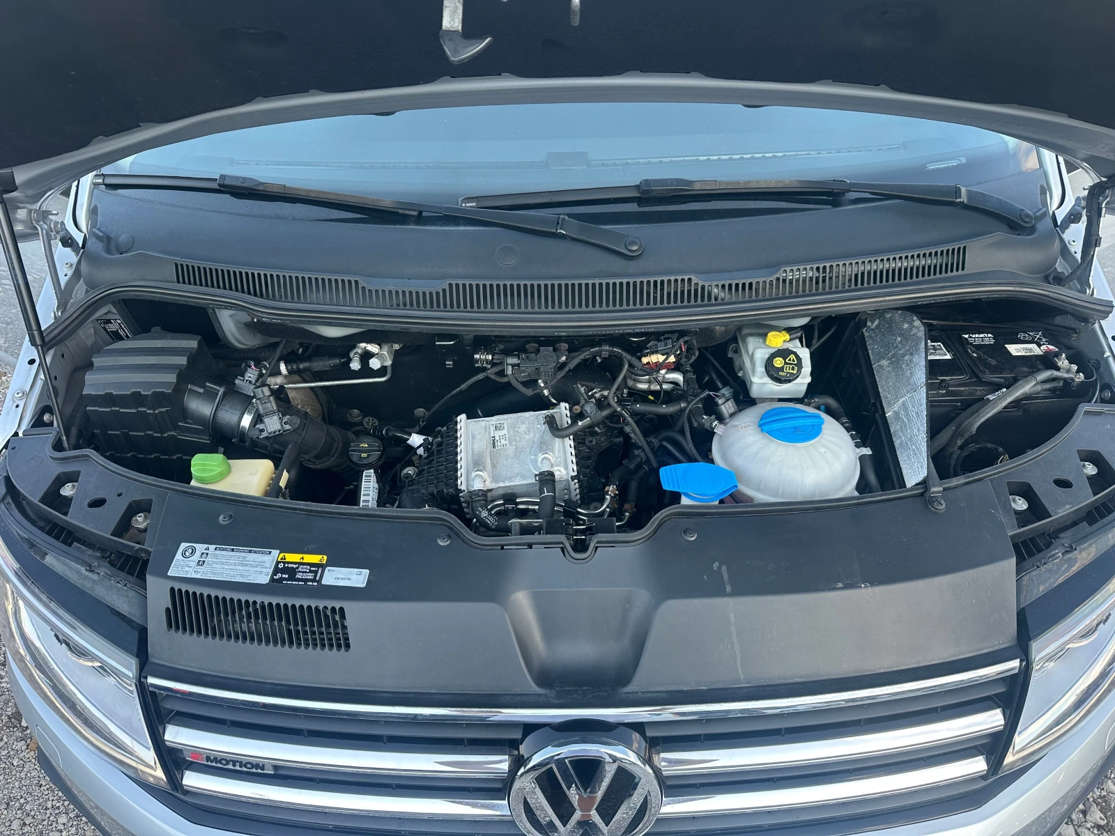 VW Caravelle 2.0TDI 150kc 4x4 9MESTA, снимка 15 - Бусове и автобуси - 54966318