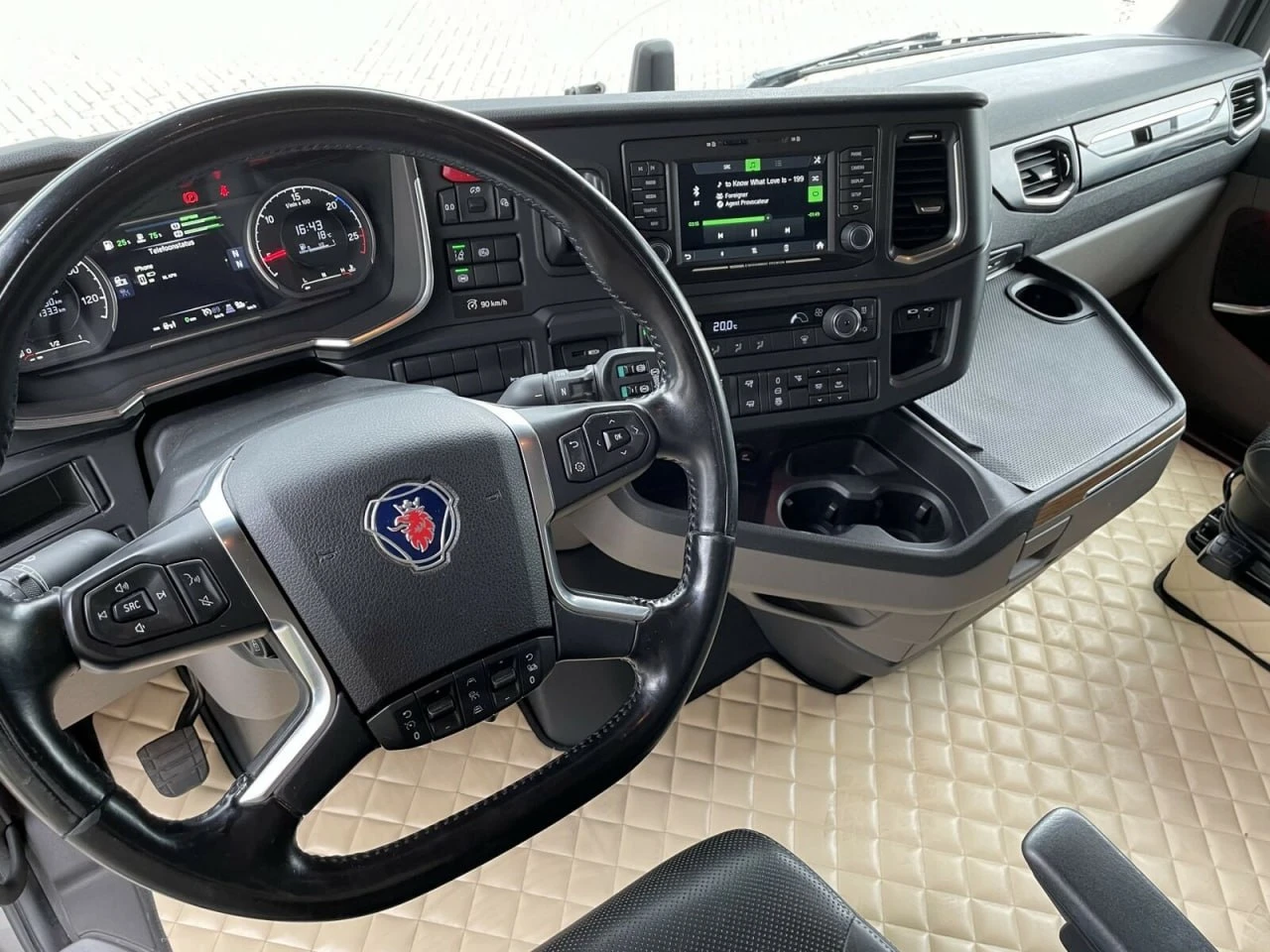 Scania S 450 NGS   Премиум влекач за дълги превози   Отлично съ, снимка 4 - Камиони - 54950093