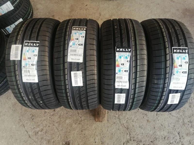 Гуми Летни 225/40R18, снимка 1 - Гуми и джанти - 32162915