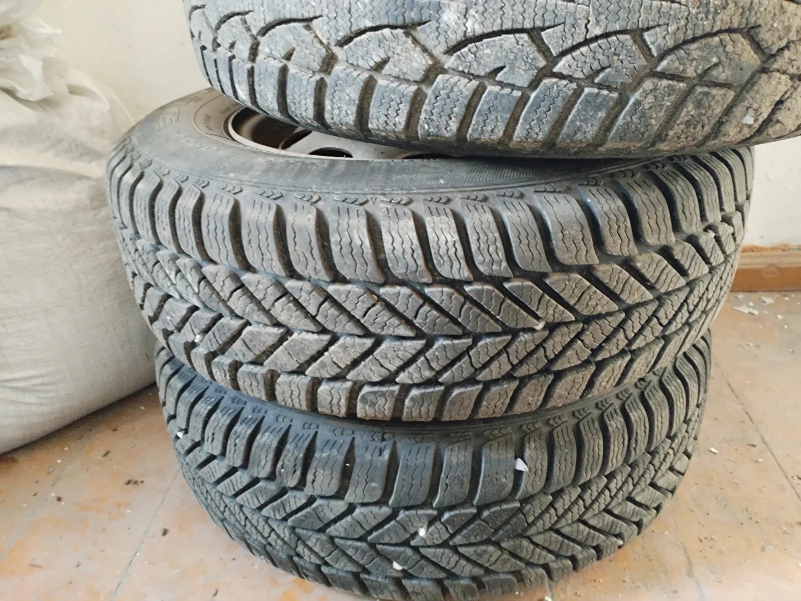 ���� � ������ 165/80R13 | Mobile.bg � ����������� 1