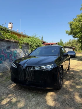 BMW iX 40 xDrive Massage, Sky Lounge, HeadUp, снимка 1