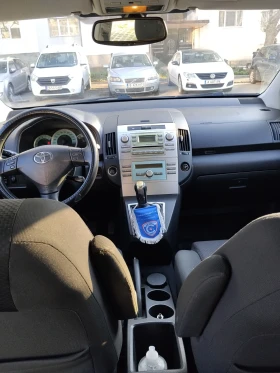 Toyota Corolla verso, снимка 8