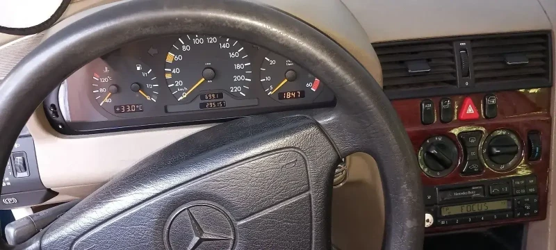 Mercedes-Benz C 250 C 250 turbo, снимка 14 - Автомобили и джипове - 46640847