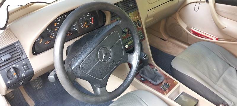 Mercedes-Benz C 250 C 250 turbo, снимка 3 - Автомобили и джипове - 46182210