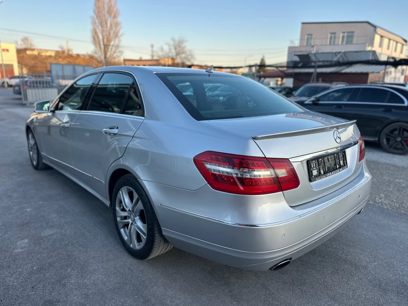 Mercedes-Benz E 350 CDI Avantgarde* Distronic* Camera* LineAssist, снимка 3 - Автомобили и джипове - 48852396