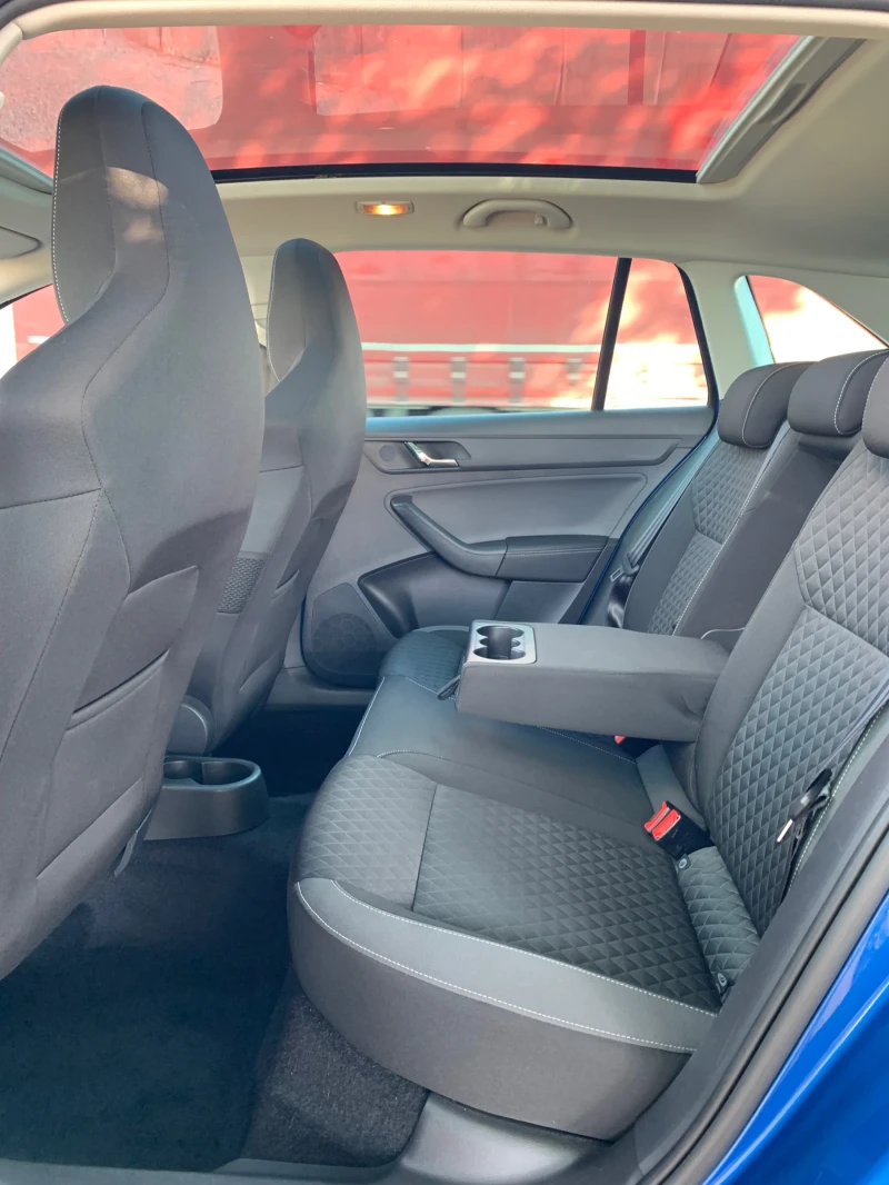 Skoda Rapid 1.6TDI Sport, снимка 6 - Автомобили и джипове - 52078414