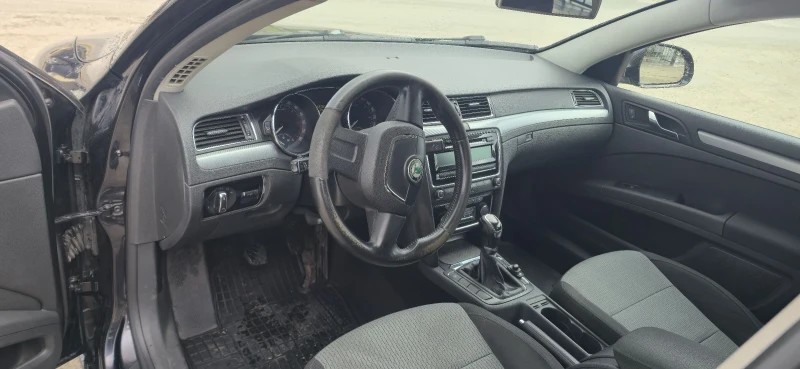 Skoda Superb 2.0 140коня, снимка 12 - Автомобили и джипове - 52474337