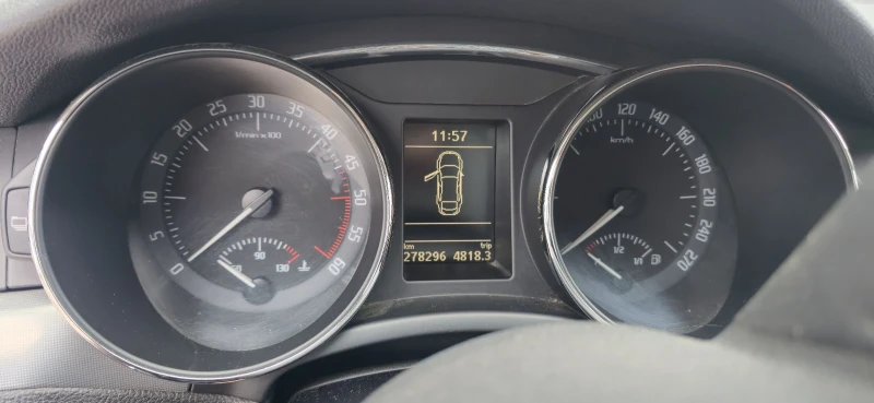 Skoda Superb 2.0 140коня, снимка 13 - Автомобили и джипове - 52474337