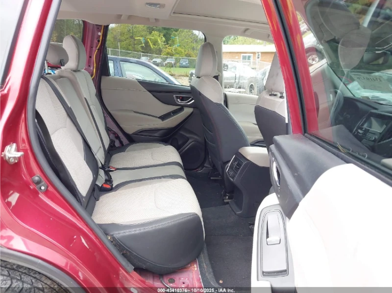 Subaru Forester PREMIUM, снимка 9 - Автомобили и джипове - 52530172