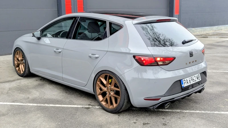Seat Leon FR 1.6 TDI, снимка 4 - Автомобили и джипове - 53224374