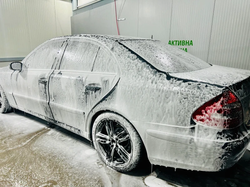 Mercedes-Benz E 220, снимка 6 - Автомобили и джипове - 53527239