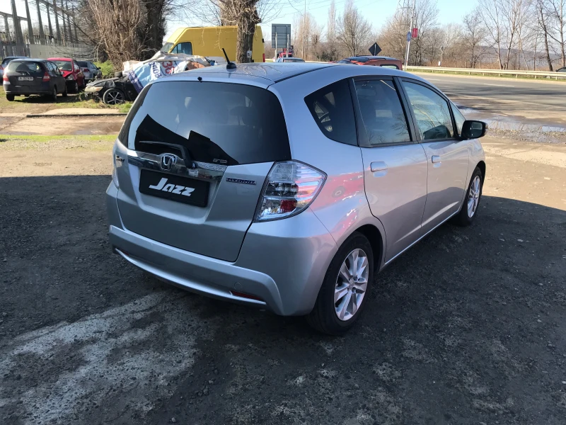 Honda Jazz 1, 3 HYBRID, снимка 5 - Автомобили и джипове - 53593975