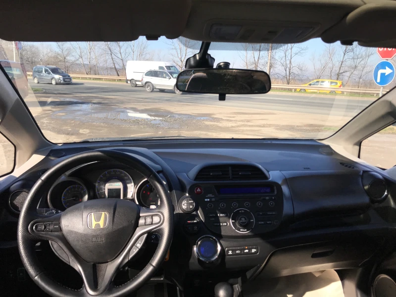 Honda Jazz 1, 3 HYBRID, снимка 6 - Автомобили и джипове - 53593975