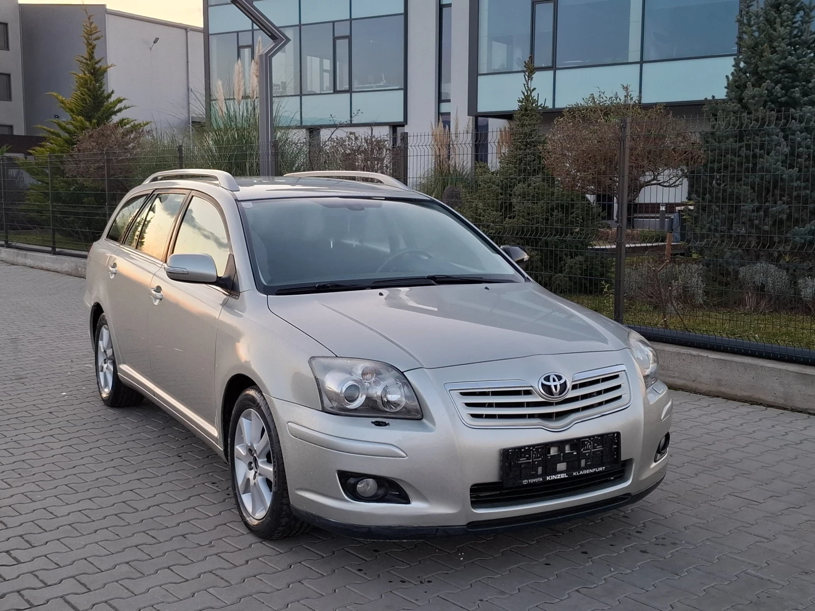 Toyota Avensis 2.0D4D* (126кс)* * FACELIFT* * NAVI* * НОВ ВHOC* , снимка 1