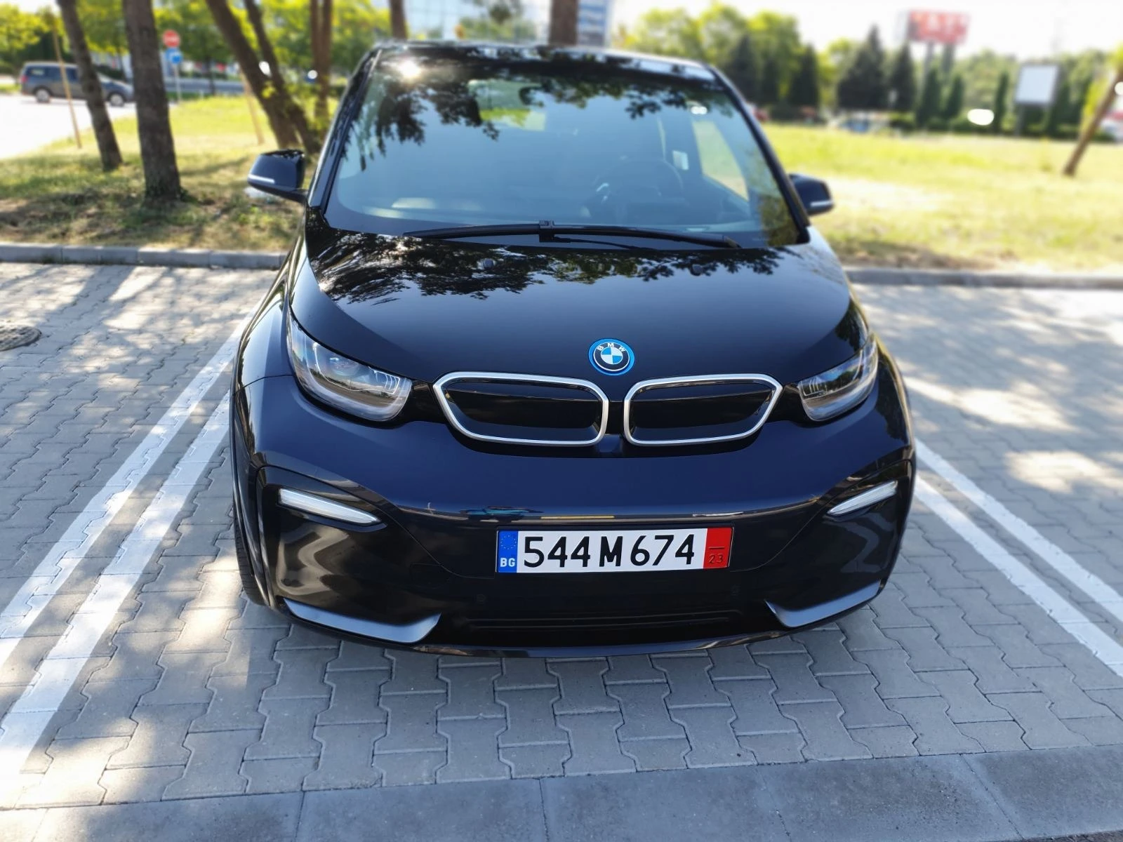 BMW i3  S 120Ah термопомпа вече с регистрация и каско - изображение 4