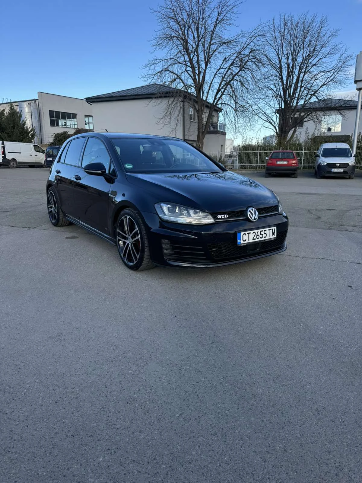 VW Golf GTD* DISTRONIK* CAMERA* KEYLESS* DYNAUDIO*  - изображение 3