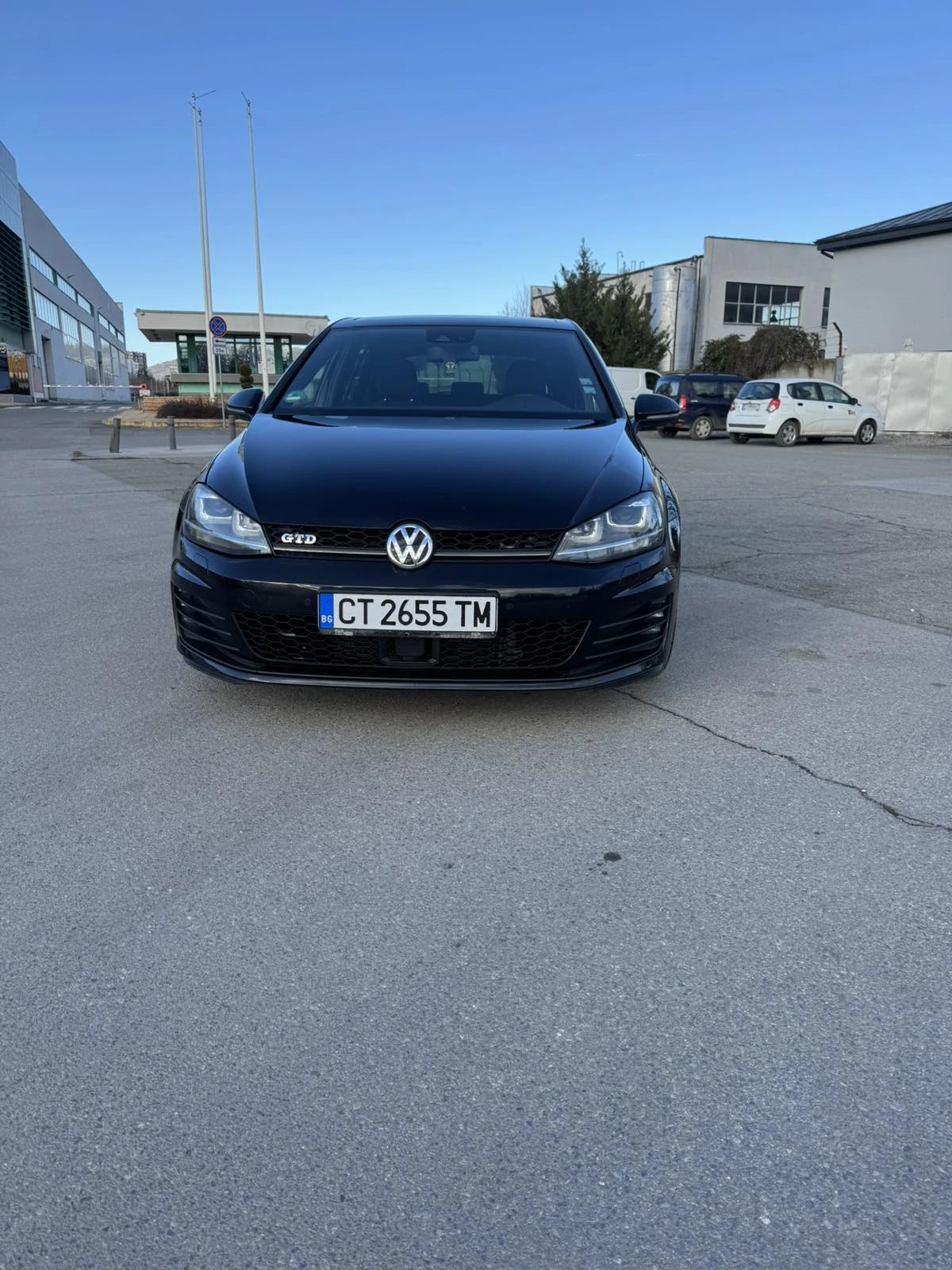 VW Golf GTD* DISTRONIK* CAMERA* KEYLESS* DYNAUDIO*  - изображение 2