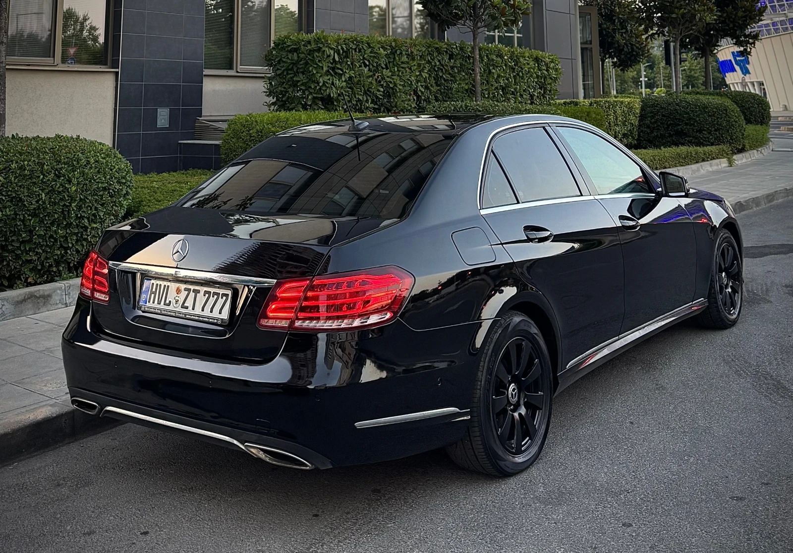 Mercedes-Benz E 200 2.2 7-G Фулл Лед  - изображение 3
