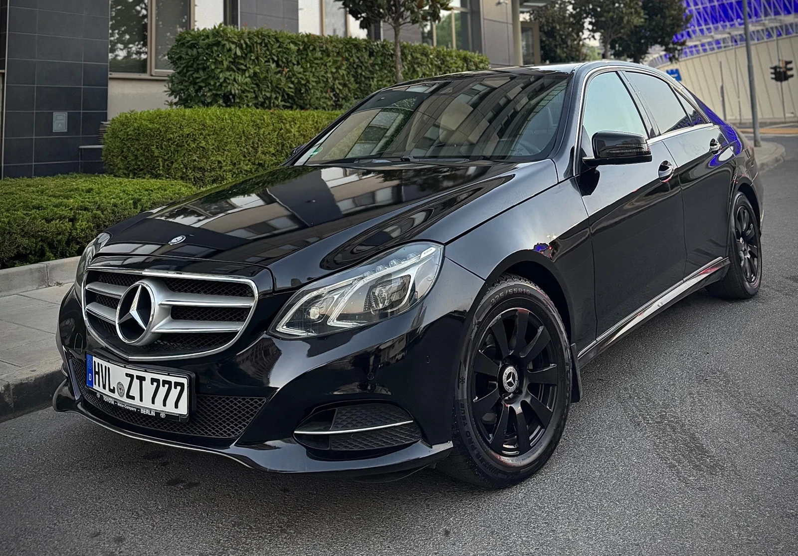 Mercedes-Benz E 200 2.2 7-G Фулл Лед  - изображение 2