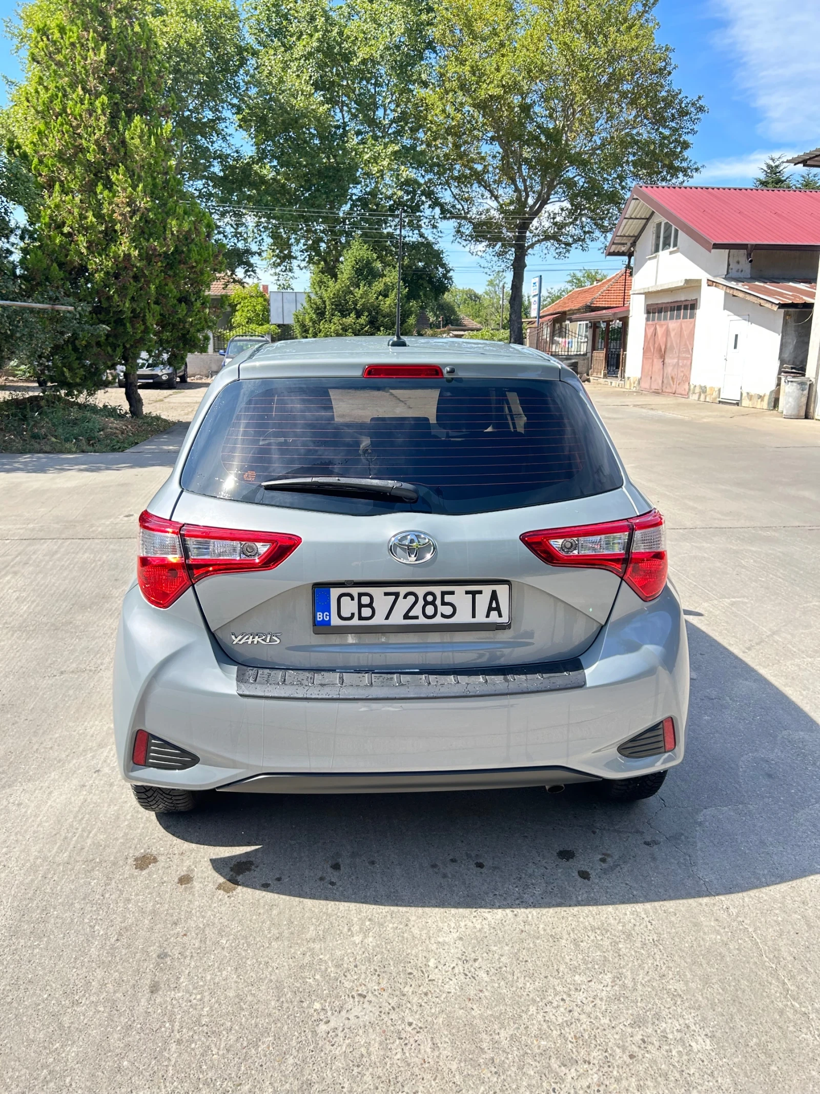 Toyota Yaris 1.5 - изображение 2
