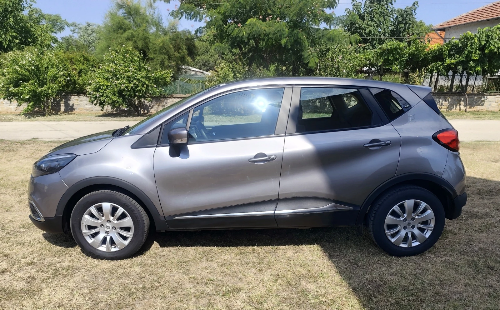 Renault Captur 0.9i 80000км Keyless, Full service - изображение 2