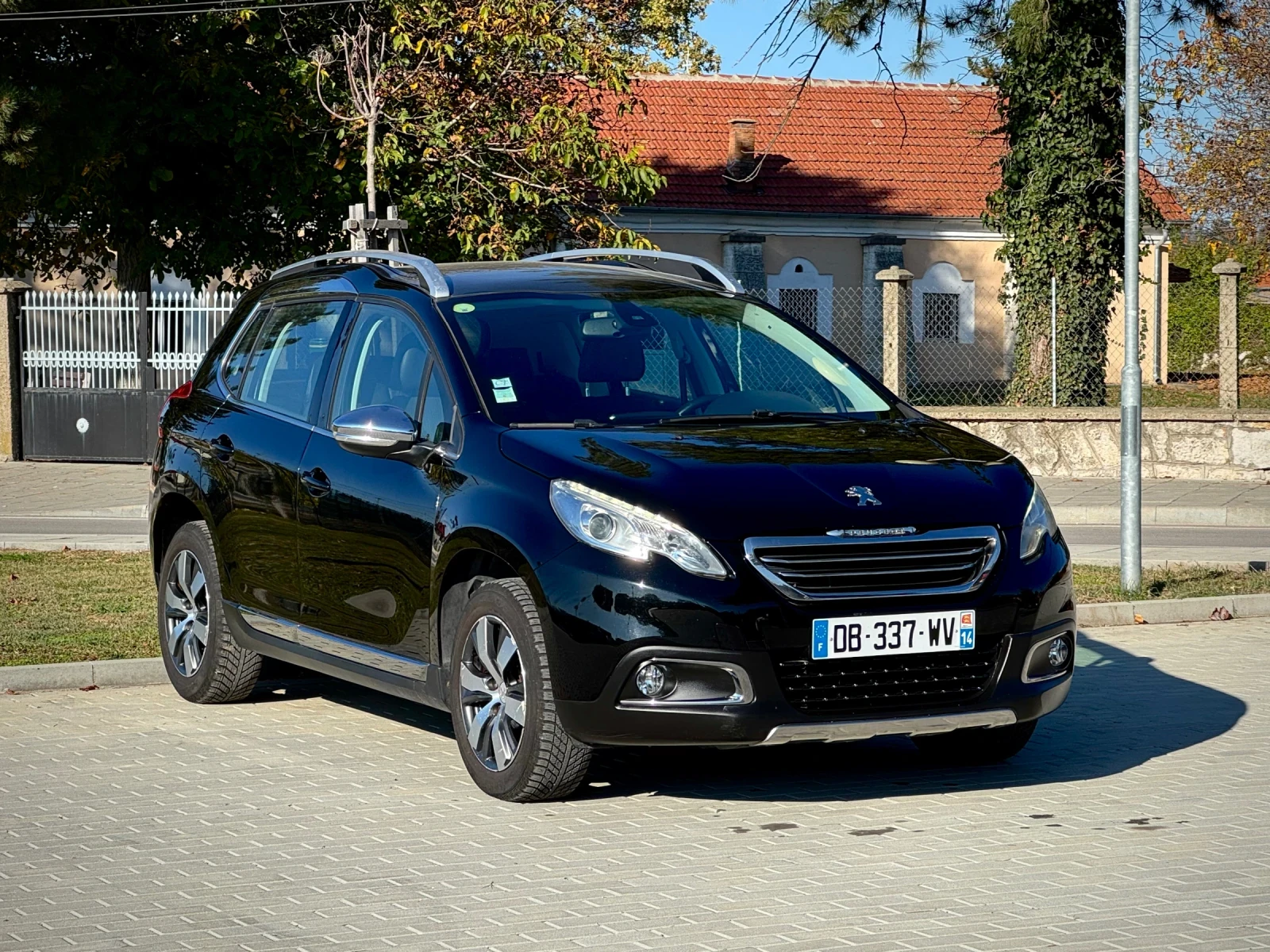 Peugeot 2008 1.6 e-HDi Allure 115к.с. - изображение 3