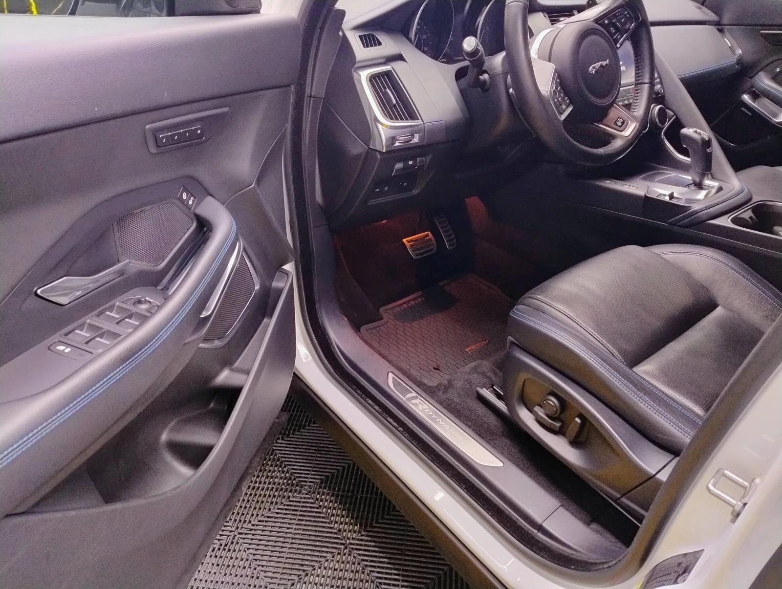 Jaguar E-pace R-Dinamic P300 | Mobile.bg   10