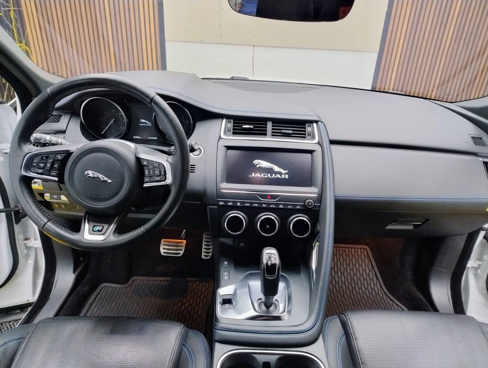 Jaguar E-pace R-Dinamic P300 | Mobile.bg   7