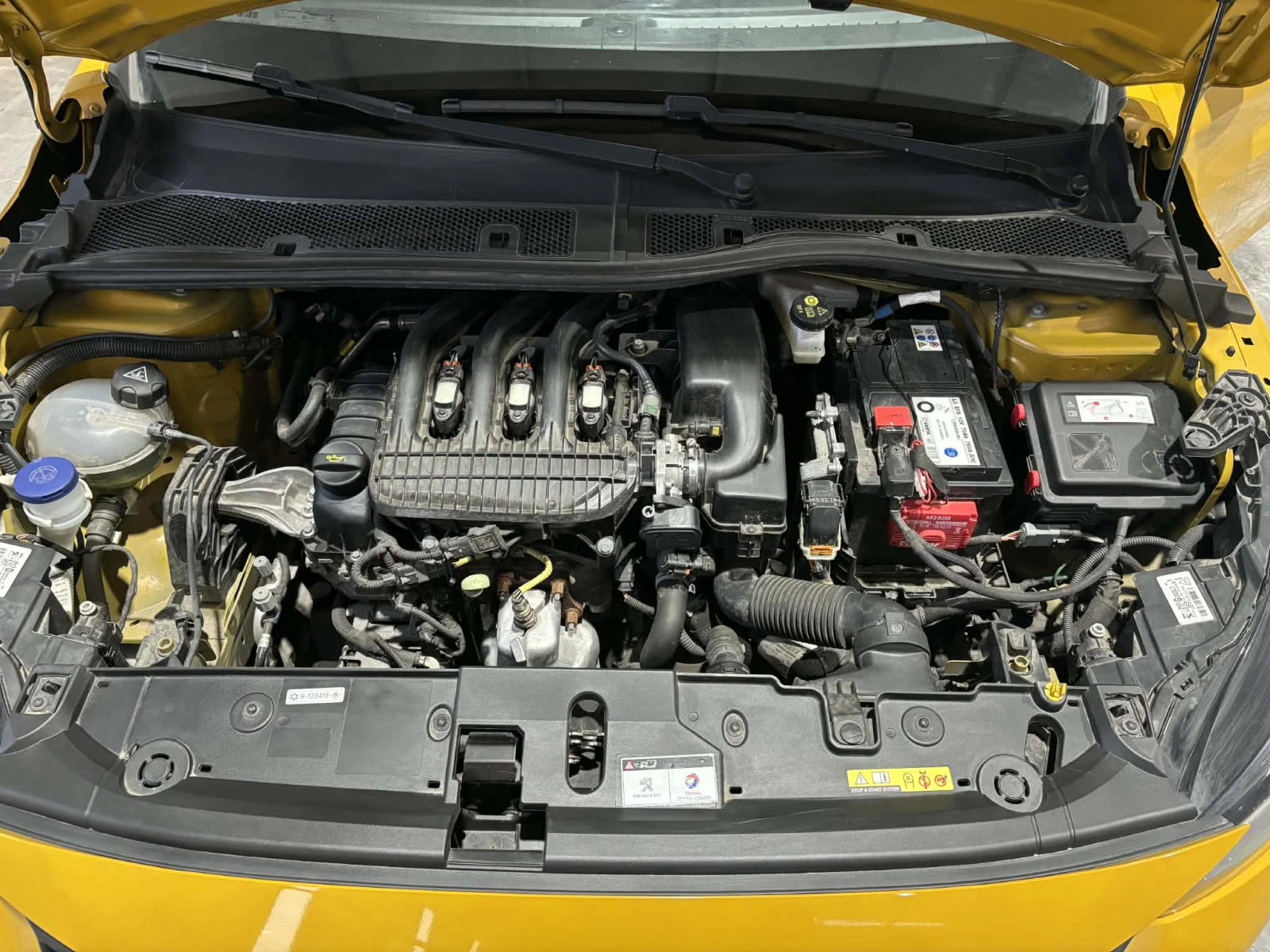 Peugeot 208, снимка 11 - Автомобили и джипове - 54081362