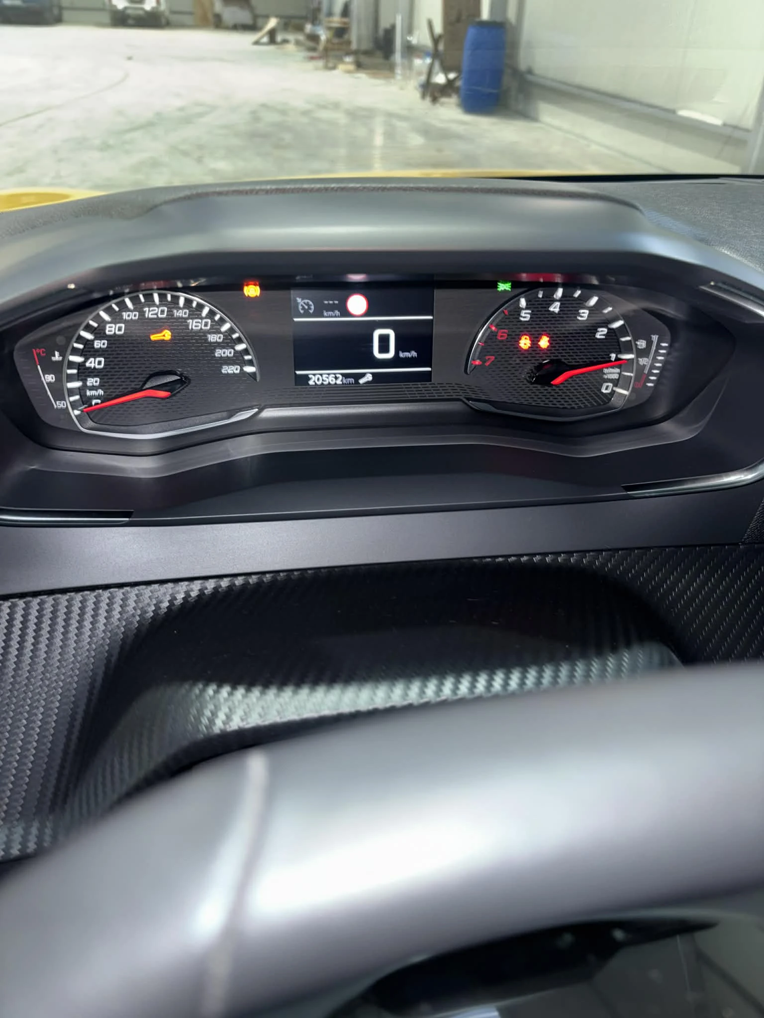 Peugeot 208, снимка 12 - Автомобили и джипове - 54081362