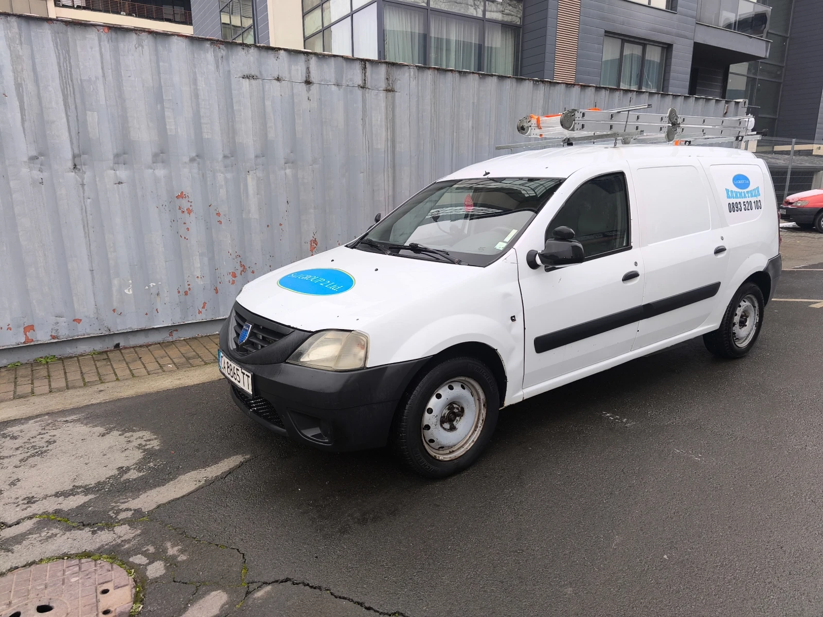 Dacia Logan, снимка 8 - Автомобили и джипове - 54139402